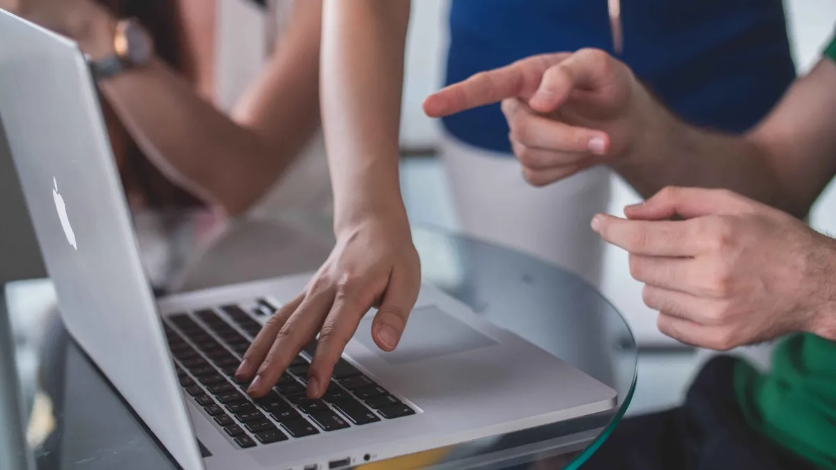 Digital transformation and B2B e-commerce implementation: Is there a difference?